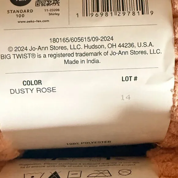 4 skeins of Dusty Rose Big Twist Yarn - Picture 3 of 6